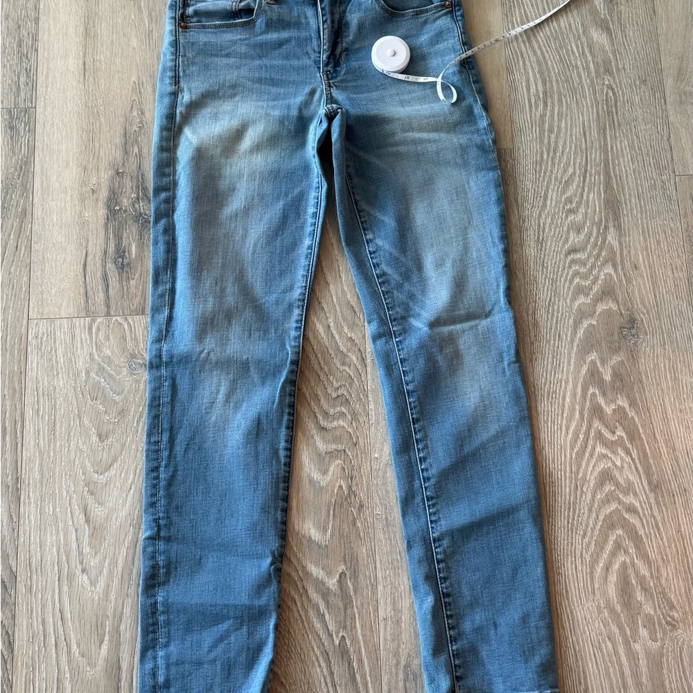 American Eagle Outfitters Women's High Waisted Faded Skinny Blue Jeans
